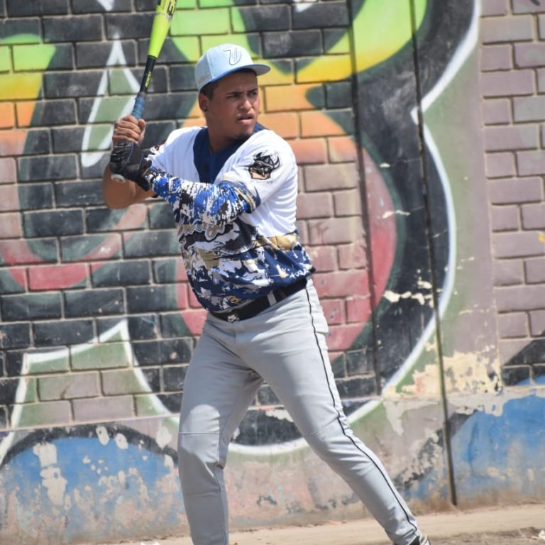 La selección Erick Robles